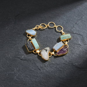 Pulsera de Piedras Naturales Variadas para Mujer con Acabado Chapado en Oro, Diseño de Joyería Gruesa Hecha a Mano, Accesorio de Moda para Fiesta - Product Image 1