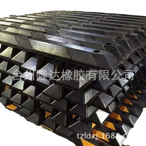 Barrera de estacionamiento de caucho Longda de 1.83 m antideslizante y duradera para espacios de estacionamiento de exportación - Product Image 4