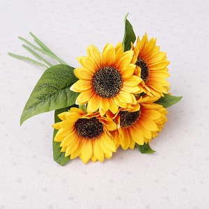 Bouquets <span class=keywords><strong>de</strong></span> tournesols artificiels à 5 têtes, tournesols artificiels bon marché pour la décoration <span class=keywords><strong>de</strong></span> la maison, bouquet <span class=keywords><strong>de</strong></span> tournesols artificiels - Product Image 2