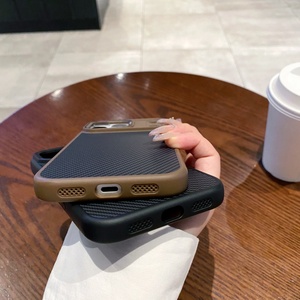 Moda in fibra di carbonio Texture custodia per telefono magnetico per <span class=keywords><strong>iPhone</strong></span> 17 <span class=keywords><strong>13</strong></span> 14 15 16 <span class=keywords><strong>Pro</strong></span> Max <span class=keywords><strong>con</strong></span> la <span class=keywords><strong>fotocamera</strong></span> Ai Touch Button <span class=keywords><strong>Cover</strong></span> antiurto - Product Image 4