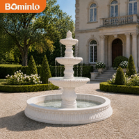 Fontaine sculptée à 3 niveaux en marbre blanc personnalisée avec finition en forme de pomme de pin, sculptée à la main, pour la décoration extérieure des villas et cours.