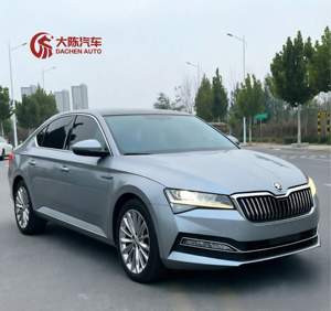 Auto Usata 2019 <span class=keywords><strong>Skoda</strong></span> Superb 380 Edizione Flagship con Configurazione Completa Esterno Argento e Interno Nero Sportivo - Product Image 2