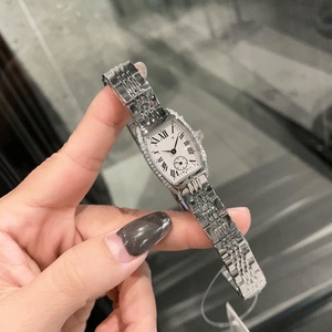 Reloj de Acero Inoxidable con Esfera Blanca en Forma de Tonneau y Números Romanos para Mujer Longinesing - Product Image 6