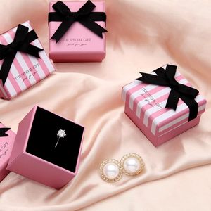 Cajas de Regalo para Joyería, Caja de Regalo Cuadrada Rosa de Cartón para Exhibición de Anillos, Broches, Pendientes, Rosa <span class=keywords><strong>con</strong></span> Rayas Blancas - Product Image 6