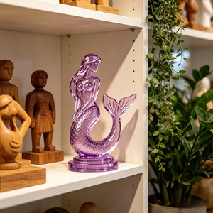 Sculture di Sirene Personalizzabili BZY: Modelli da Esterno o Piccoli Modelli da Scrivania in Resina Cristallina Trasparente - Product Image 5
