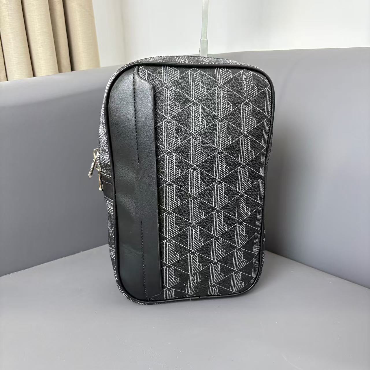Chest bag black