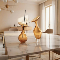 Diffuseur de parfum en verre ambre doré, style minimaliste moderne, bouteille sculpturale à parois épaisses, vase diffuseur à bâtonnets pour hôtel, maison de luxe, aromathérapie