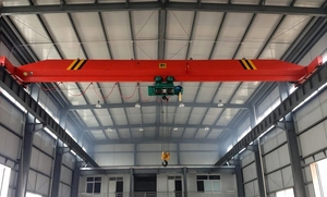 Grúa Eléctrica de Control de Velocidad con Motor y Bomba Incluidos para una Manipulación Eficiente de Materiales en Logística de Fabricación - Product Image 2