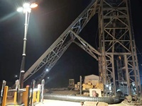 Usine de chargement et de déchargement automatique Générateur d'essence Tour d'éclairage LED Hydraulic7m Mât électrique multifonctionnel