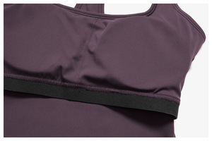 Nouvel ensemble de yoga 2 pièces pour femme : débardeur de sport et legging taille mi-haute léger avec logo frontal - Product Image 2