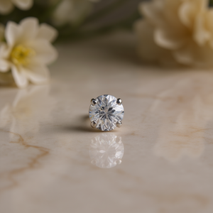 Orecchini a lobo rotondi con diamante E1377, montatura a griffe da 5 mm, gioielli classici unisex di alta qualità - Product Image 2