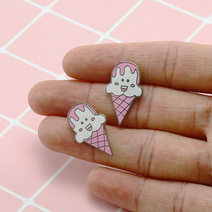 Fabricant de épingles en émail dur pour crème glacée rose de taille mini avec paillettes, design personnalisé - Product Image 3