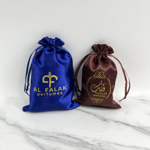 Bolsas de Joyería de Lujo Pequeñas con MOQ Bajo, Bolsas de Regalo Reutilizables de Satén con Cordón y Logotipo Personalizado para Cuidado de la Piel - Product Image 3