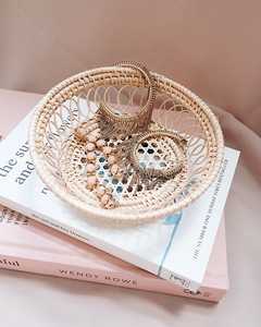 Bol de service en rotin fait à la main brun clair Design de forme ronde écologique pour une présentation élégante des aliments - Product Image 2