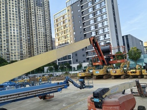 Б/у дизельный подъемник JLG EC600 с прямой стрелой, высота подъема 26 м, максимальная горизонтальная вылетающая длина 13,54 м, рабочая платформа для оператора. - Product Image 2