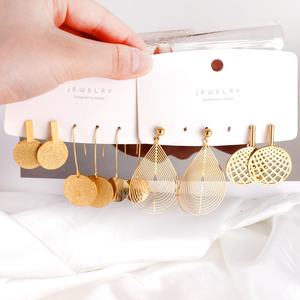 ต่างหูแฟชั่นสแตนเลสสตีลชุบทอง 18k คุณภาพสูง รูปทรงกลมขนาดใหญ่ สำหรับผู้หญิง เหมาะสำหรับงานปาร์ตี้และเดท - Product Image 1