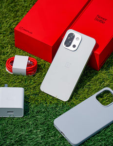 Smartphone compact original OnePlus 13T 6,32'' 120Hz OLED, appareil photo 8+50MP, batterie 6100mAh, charge 100W, IP68/69, 5G - Product Image 4