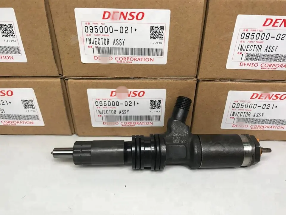 Common rail injector 095000-0210 ME132615 injector for Isuzu 6M60, 6M60T injector nozzle 095000-0210 095000-0212 ME132615