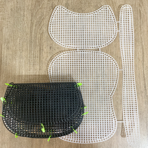 도매 뜨개질 공예 플라스틱 캔버스 크로스 스티치 큰 메쉬 플라스틱 캔버스 시트 자수 프로젝트 가방 - Product Image 1