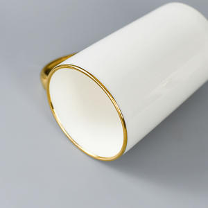 Taza de cerámica chapada en oro con borde y asa dorados, taza de café de lujo para regalo, color sólido, taza individual. - Product Image 2