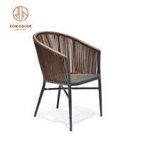 Chaises d'hôtel en osier et Alum, nouveaux espaces, chaises empilables