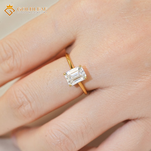 Anillo de Compromiso de Diamante Moissanita con Corte Esmeralda Personalizado Goldleafgem, Chapado en Oro de 10K y 14K, Engaste de Garras, Joyería Fina Clásica para Mujer - Product Image 5