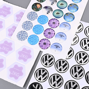 Pegatinas redondas personalizadas de epoxi Haiqi, emblemas transparentes para autos, logotipos 3D de cristal para decoración de vehículos - Product Image 1