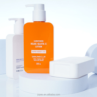 Bouteilles PETG carrées personnalisées de 300 ml, qui peuvent être utilisées avec des pompes à lotion, des pompes de pulvérisation et des pistolets de pulvérisation.