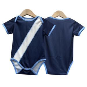 Mono <span class=keywords><strong>de</strong></span> Fútbol <span class=keywords><strong>para</strong></span> Bebés <span class=keywords><strong>de</strong></span> Clubes Nacionales <span class=keywords><strong>de</strong></span> Fútbol al por Mayor, <span class=keywords><strong>para</strong></span> Jóvenes Fanáticos del Deporte - Product Image 1