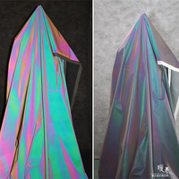 Tissu réfléchissant irisé doux de couleur arc-en-ciel en gros d'usine chinoise pour vêtements
