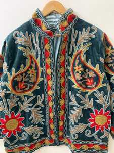 เสื้อโค้ทกำมะหยี่สไตล์อุซเบกทำมือ ลายสัตว์วินเทจ เสื้อแจ็คเก็ตสำหรับเทศกาล งานฝีมือ ผ้าฝ้ายระบายอากาศสำหรับฤดูหนาว ติดกระดุม - Product Image 3
