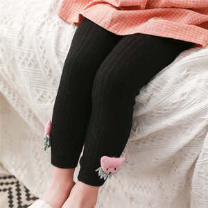 Vente en gros de leggings pour filles, accessoires de poupées mignons de style coréen, pantalons pour bébés en coton doux, couleur unie fantaisie - Product Image 5