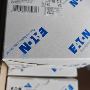 Caja de Botones Metálica Eaton M22-I3 IP21 con Terminal de Tornillo, Interruptor de 3 Posiciones - Product Image 3