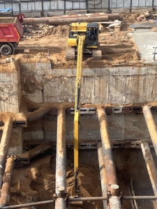 Excavatrice à bras long pour le creusement de rivières, modèles Dx140, Dx160, Dx225, Dx300, bras long de 20 m - Product Image 1