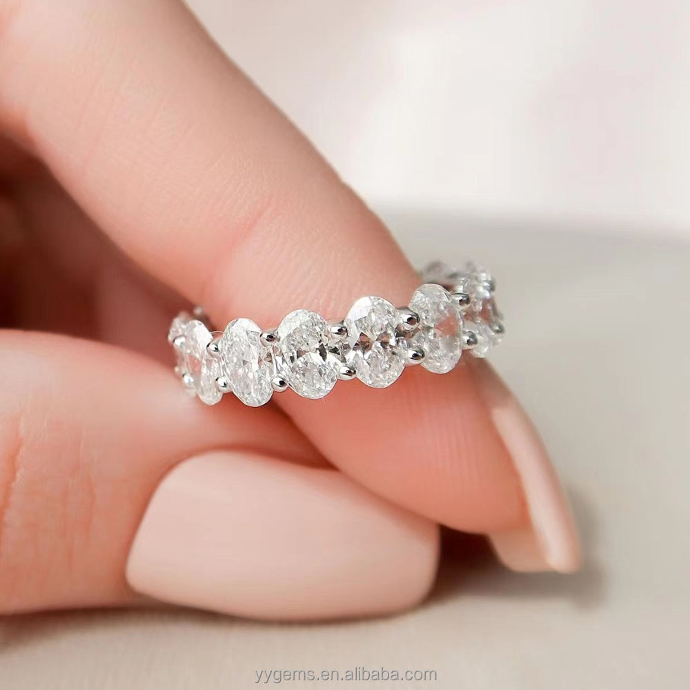 สไตล์วงรี: ทองคำขาว 10K