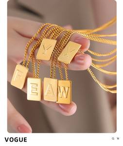 สร้อยคอจี้ตัวอักษร <span class=keywords><strong>H2</strong></span> AlphaSquare 26 ตัวอักษร  วัสดุสแตนเลส ชุบทอง 18K  เครื่องประดับอินิเชียลสำหรับผู้หญิง  ทันสมัย - Product Image 4