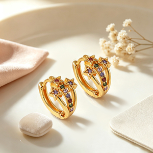 Aretes de Aro Huggie con Circonita Cúbica Multicolor, Chapados en <span class=keywords><strong>Oro</strong></span> de 18K, Resistentes al Agua y al Deslustre, Joyería, Aretes Pequeños de <span class=keywords><strong>Oro</strong></span> - Product Image 6