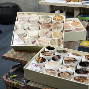 للبيع بالجملة صندوق عينات خام معادن من الأحجار الكريستالية الطبيعية للمجموعة التعليمية ديكور منزلي محاصر في صندوق عينات أخرى - Product Image 5