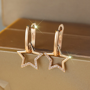 <span class=keywords><strong>Boucles</strong></span> <span class=keywords><strong>d</strong></span>'<span class=keywords><strong>oreilles</strong></span> <span class=keywords><strong>pendantes</strong></span> étoile micro-infusée hypoallergénique avec <span class=keywords><strong>boucles</strong></span> <span class=keywords><strong>d</strong></span>'<span class=keywords><strong>oreilles</strong></span> <span class=keywords><strong>pendantes</strong></span> à la mode en zircon pour les filles cadeau parfait - Product Image 1
