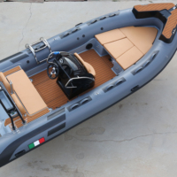 Bateaux semi-rigides gonflables en fibre de verre de 18,3 pieds pour aventures en mer avec moteur hors-bord, à vendre