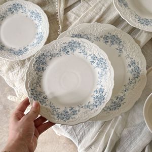 Service de table en céramique bleu floral de style français, assiettes ovales, tasse à café, soucoupe, vaisselle, ensemble cadeau de mariage - Product Image 3