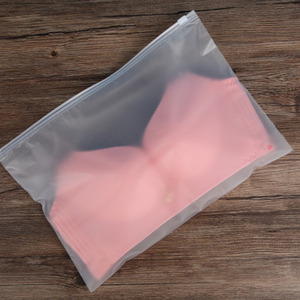 Bolsas de Plástico Transparente Esmerilado con Cierre Zip, Impresas Personalizadas y Reciclables, para Empaque y Exhibición de Ropa en Tiendas - Product Image 5