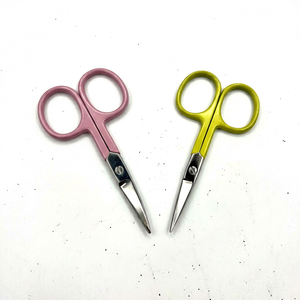 Nuevas tijeras mini para cejas con recubrimiento en polvo rosa claro y amarillo, hoja recta de acero inoxidable con punta afilada y logotipo personalizado. - Product Image 1