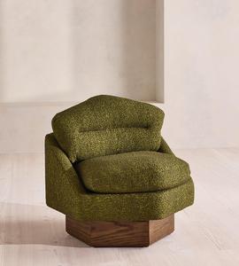 Sillón de Tela Bouclé Verde Oliva, Sillón Moderno de Mediados de Siglo con Base de Madera Maciza para Sala de Estar - Product Image 1