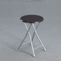 Industriedesign Leichtgewichtiger Hocker Moderne Gepolsterte Klappstühle mit Metallrahmen