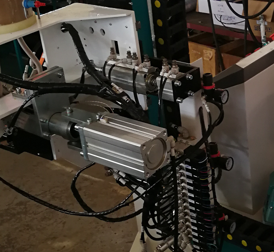PLC Automatic Butyl Extruder Machine For Insulating Glass
