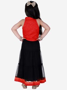 Conjunto Étnico Elegante para Niñas Twisha, Top Estilo Incut Combinado con Ghagra de Malla en Rojo y Negro (6 Meses a 14 Años) - Product Image 2