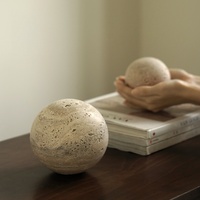 Brûleur d'encens rond en marbre naturel fait à la main, beige, travertin, décoration d'intérieur de luxe, accent de décoration d'intérieur, pot à bougie