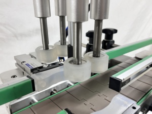Piccola macchina automatica per tappatura <span class=keywords><strong>Desktop</strong></span> del coperchio della bottiglia idee per macchine per piccole imprese - Product Image 2