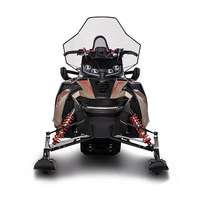 Odes AlpineCross 1000 Pro Moto de neige 1000 cm³ Moteur 4 temps 1000 cm³ 4 cylindres Puissance 1000W Matériaux en acier Capacité de montée 30°